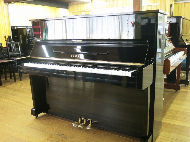 ヤマハアップライトU1 ピアノカバー付き鍵盤楽器